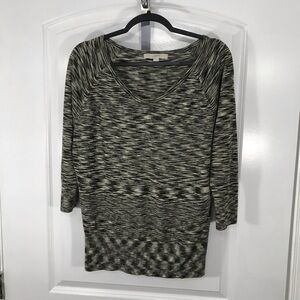 Loft Black and Gray Patterned Top Size Medium CB-04
